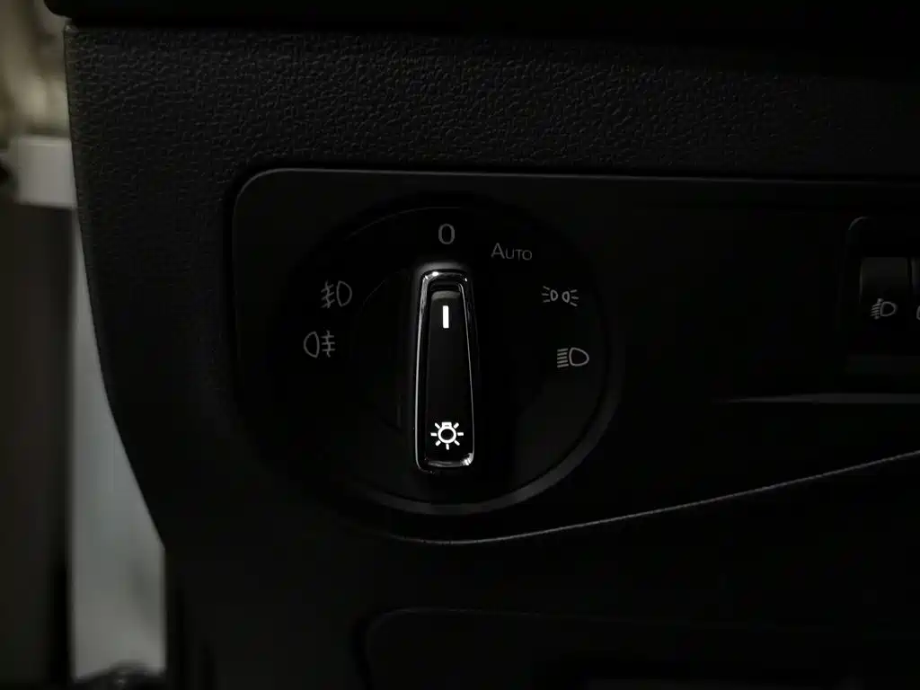 Volkswagen Tiguan L — миниатюра 21