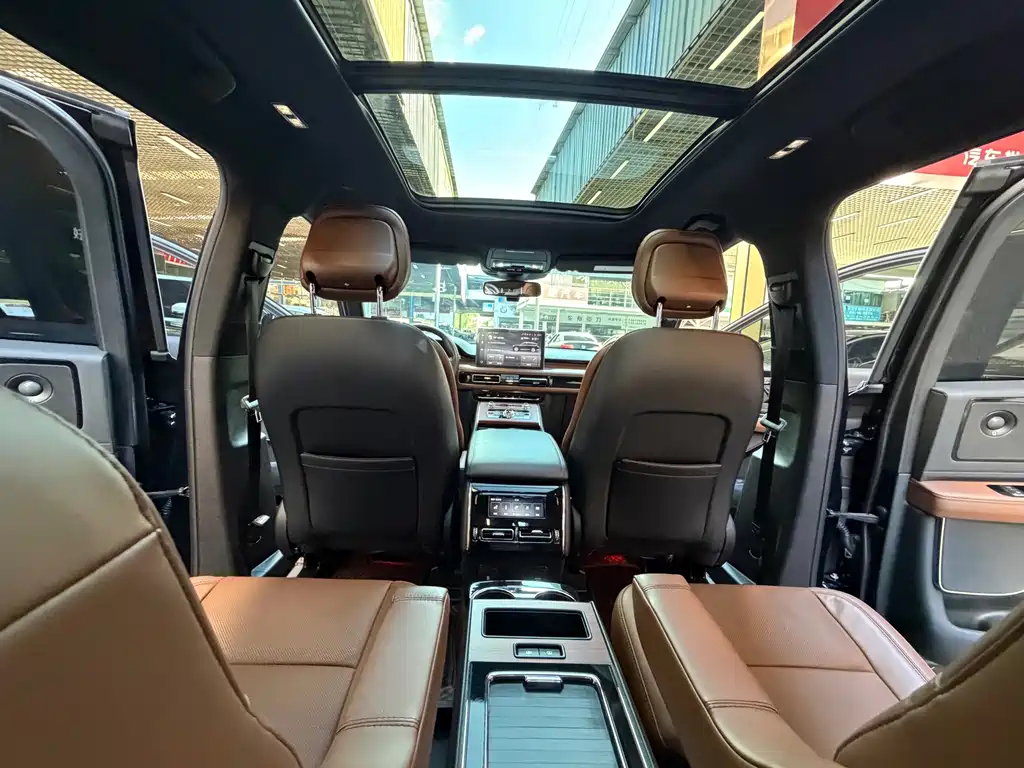 Lincoln Aviator — миниатюра 24