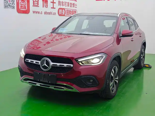 MERCEDES-BENZ GLA