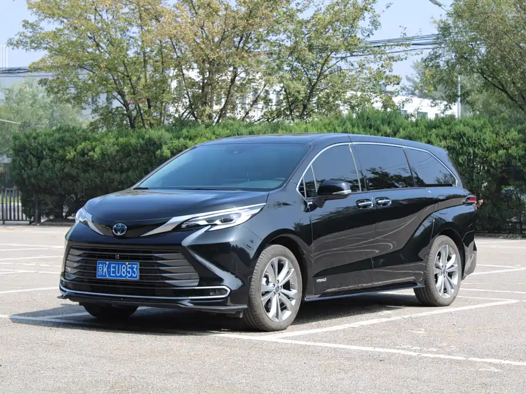 TOYOTA SIENNA