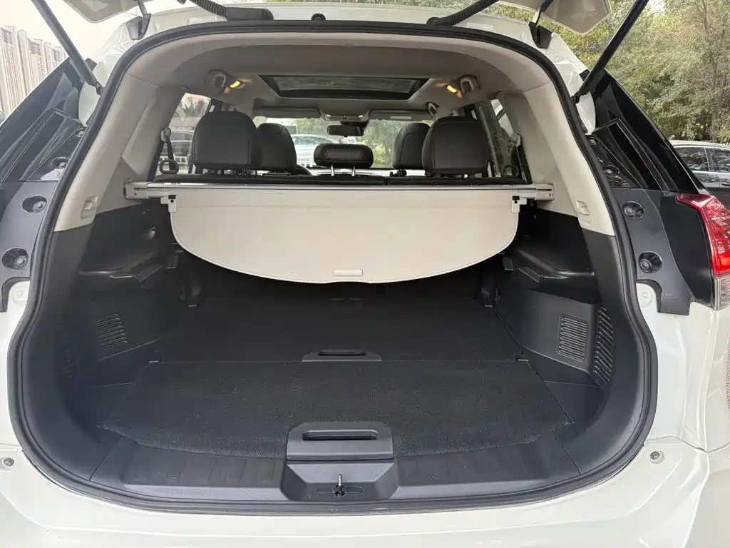 Nissan X-Trail — миниатюра 17