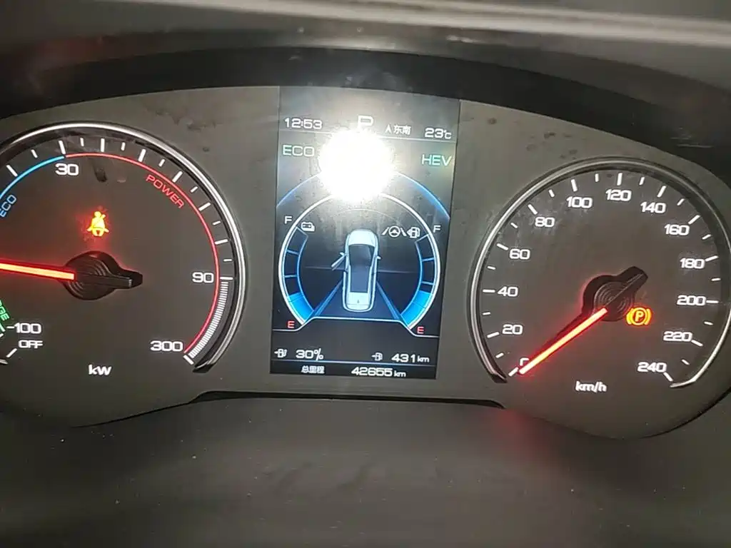 BYD MAX New Energy — миниатюра 12