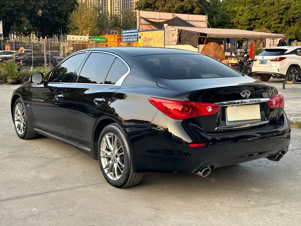 INFINITI Q50L