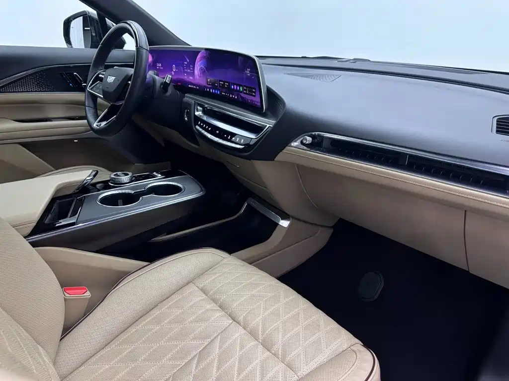 Cadillac Lyriq — миниатюра 18