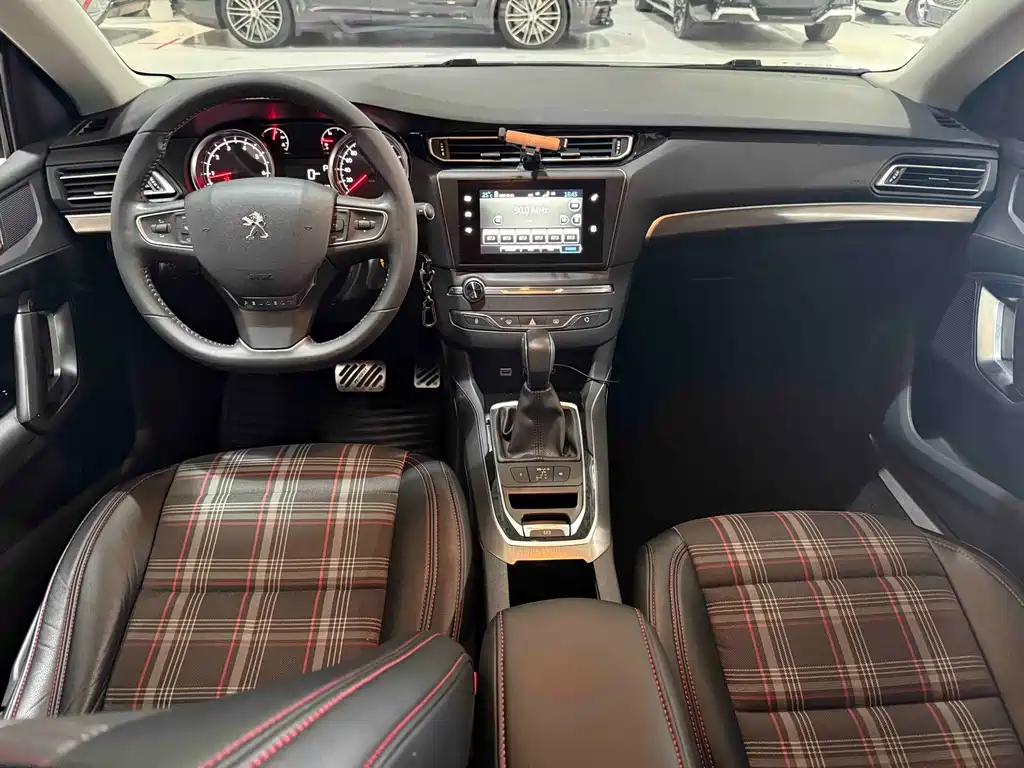 Peugeot 408 — миниатюра 14