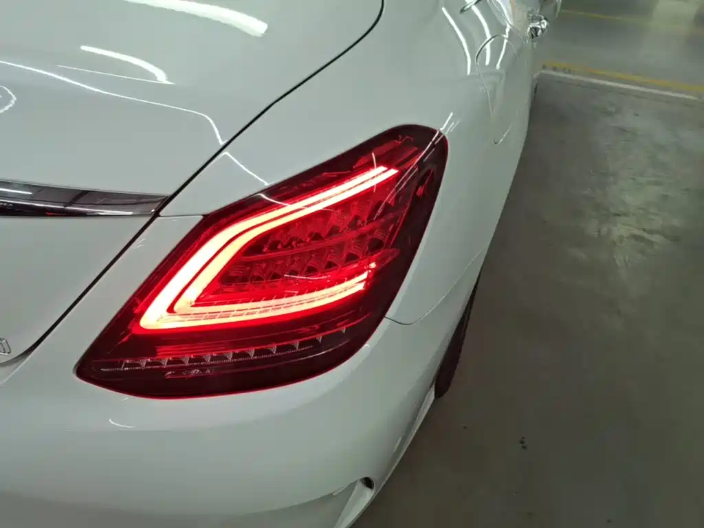 Mercedes-Benz C-Class — миниатюра 8