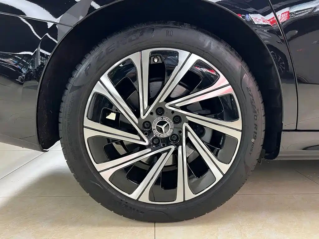 Mercedes-Benz E-Class — миниатюра 28