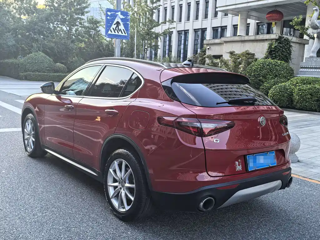 Alfa Romeo Stelvio — миниатюра 3