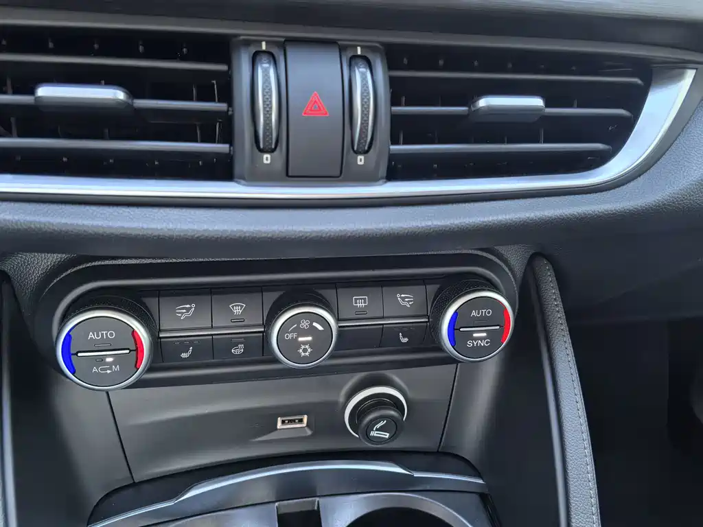 Alfa Romeo Stelvio — миниатюра 26