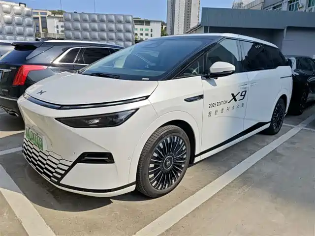 XIAOPENG X9 2025