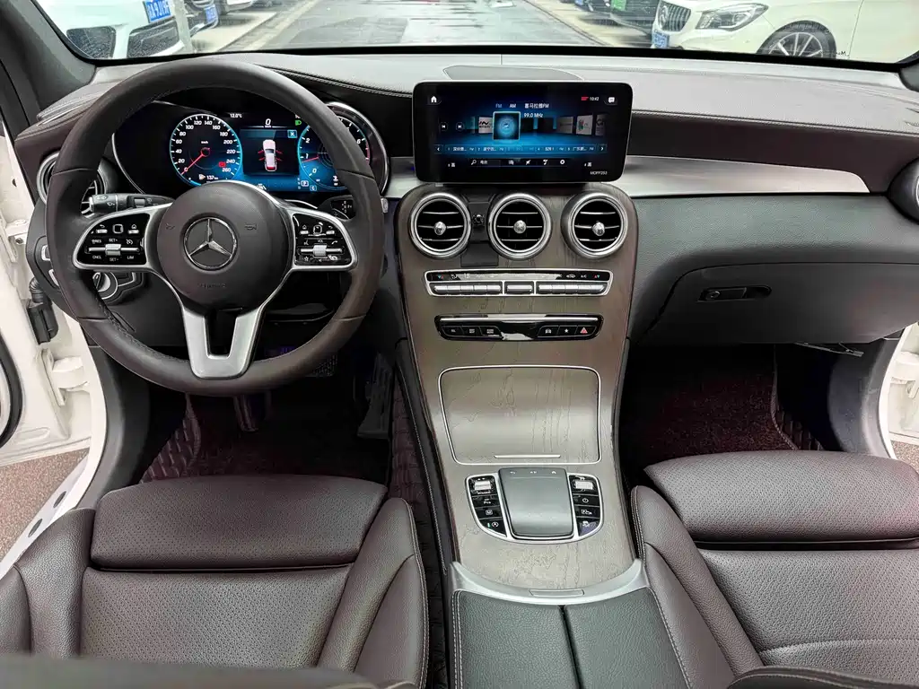 Mercedes-Benz GLC — миниатюра 16