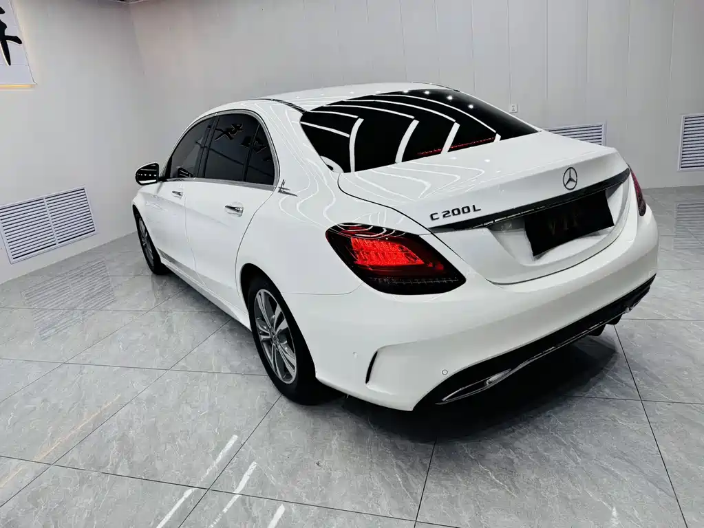 Mercedes-Benz C-Class — миниатюра 6