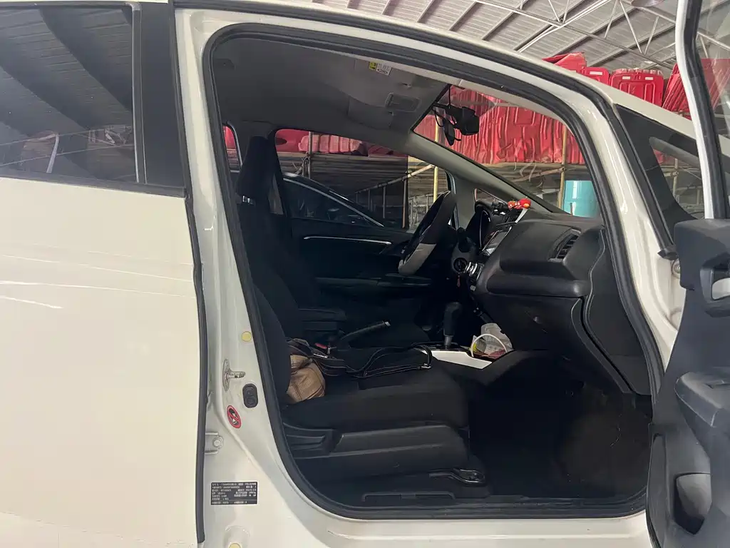 Honda Fit — миниатюра 7