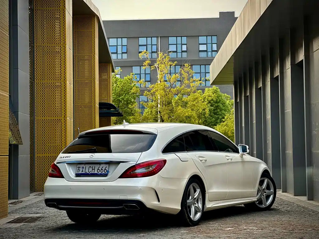 MERCEDES-BENZ CLS