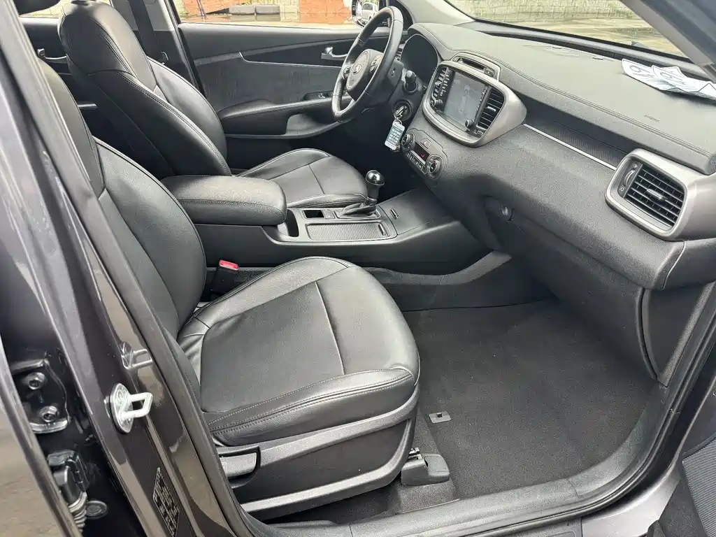 Kia Sorento — миниатюра 8