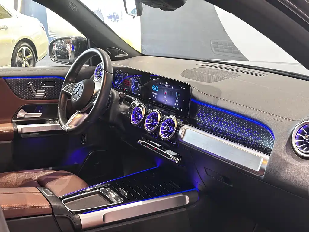 Mercedes-Benz EQB — миниатюра 11