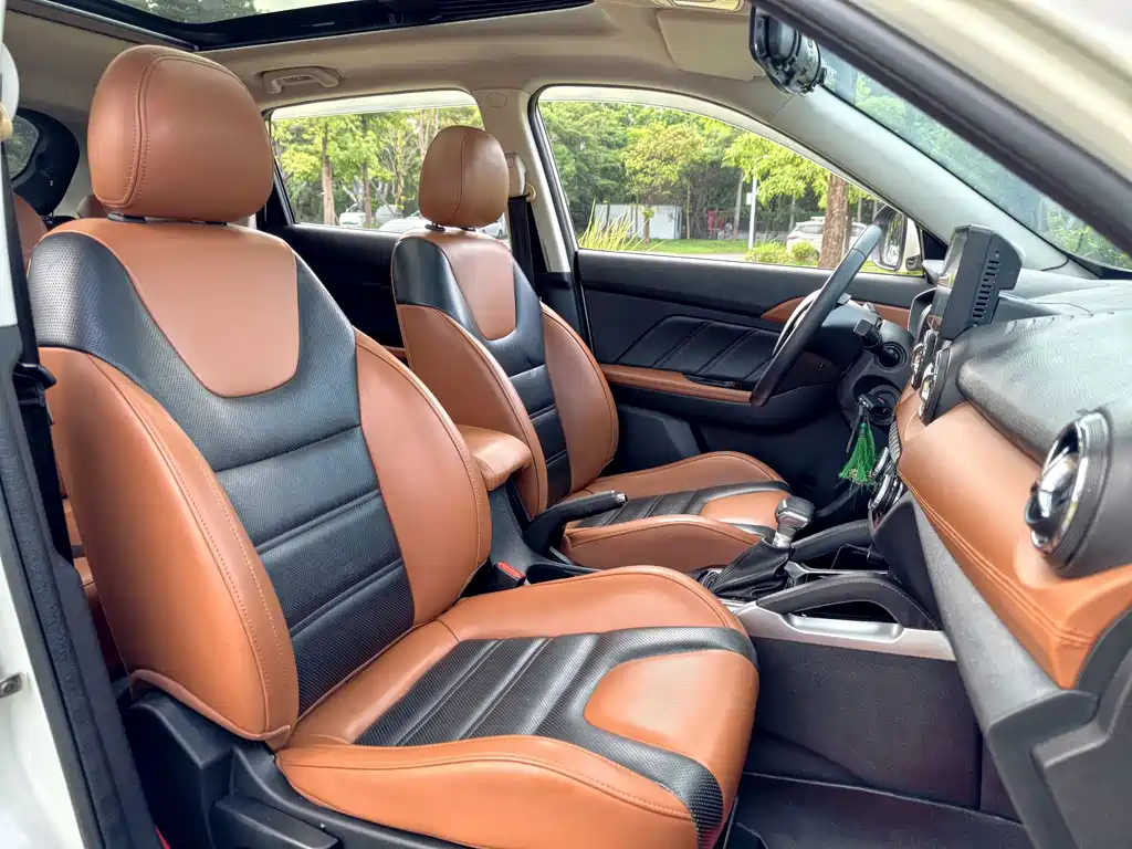 BAIC Senova X35 — миниатюра 12