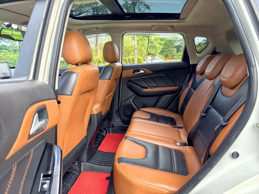 BAIC Senova X35 — миниатюра 10