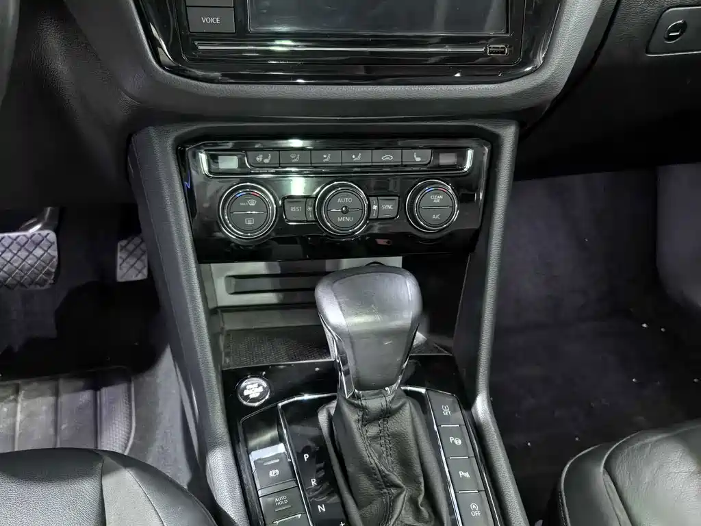 Volkswagen Tiguan L — миниатюра 8