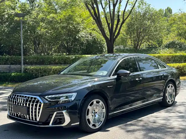 AUDI A8