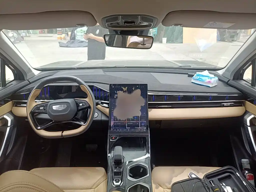 Geely Boyue L — миниатюра 13