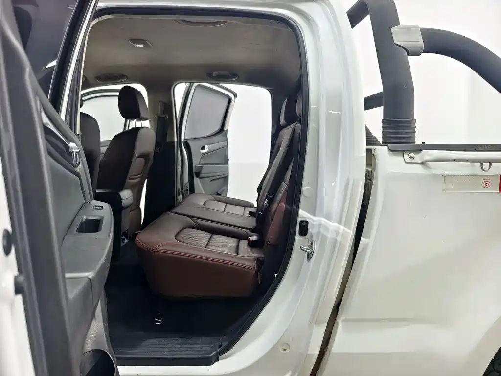 Isuzu TAGA Daga — миниатюра 12