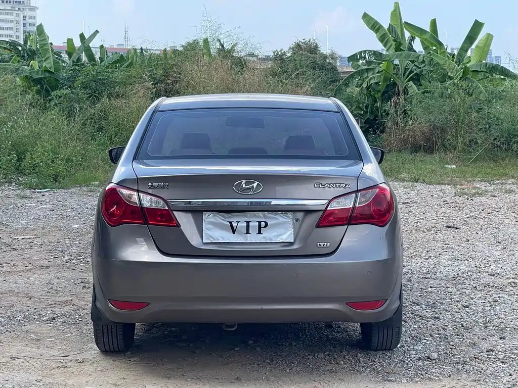 Hyundai Elantra — миниатюра 5