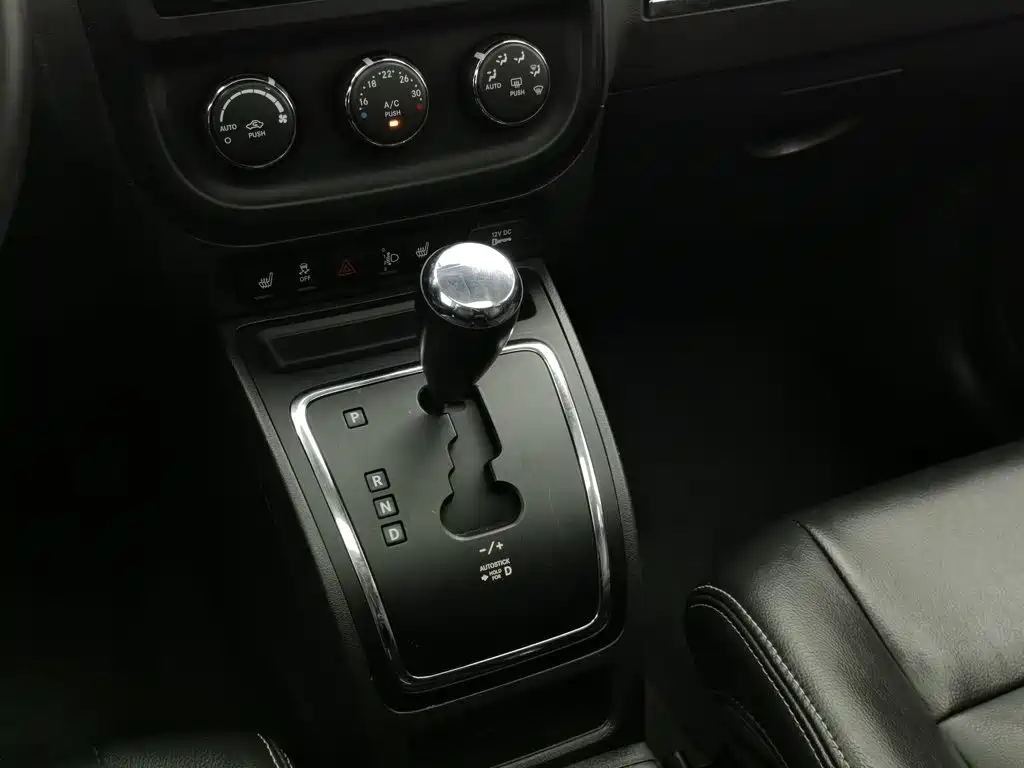 Jeep Compass (Import) — миниатюра 13