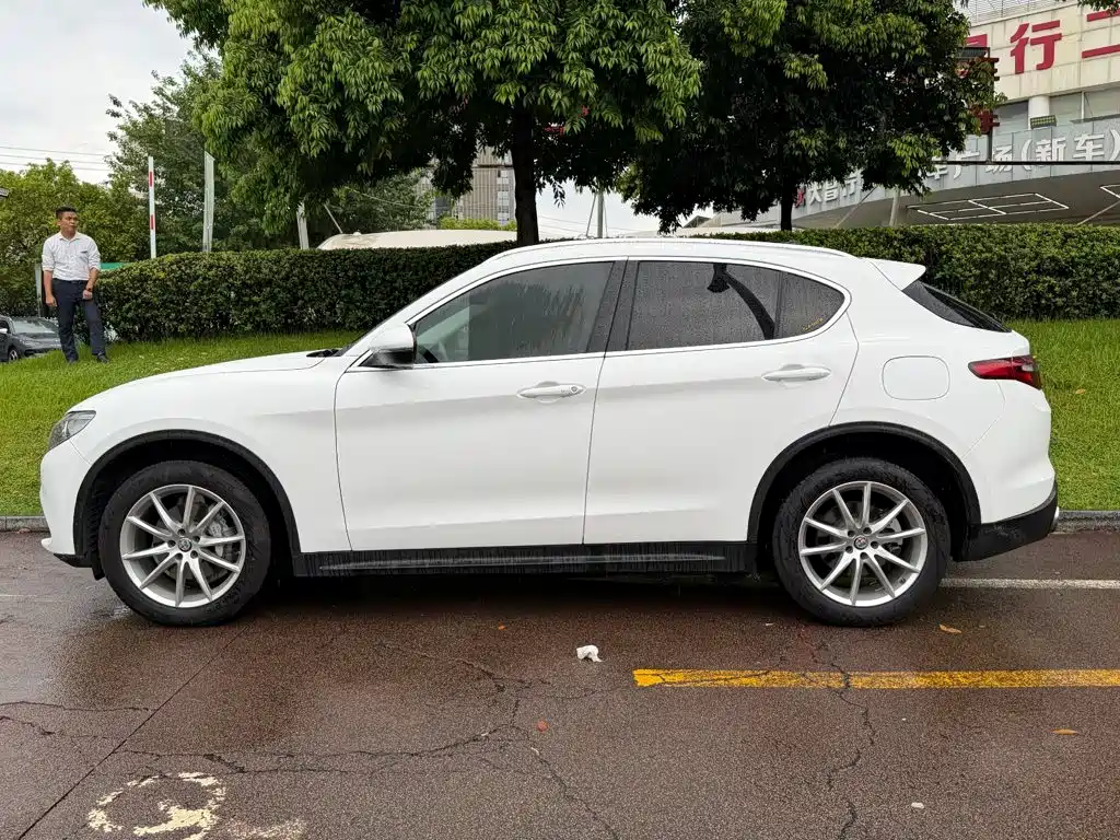 Alfa Romeo Stelvio — миниатюра 3