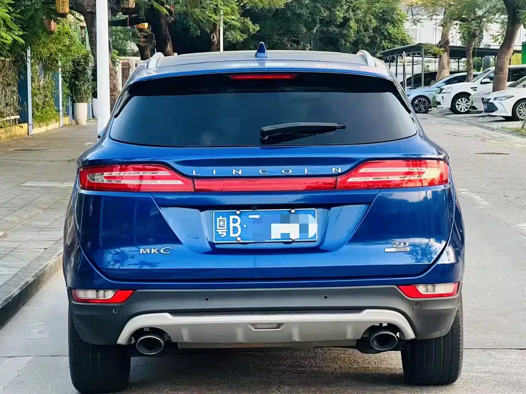 Lincoln MKC — миниатюра 14