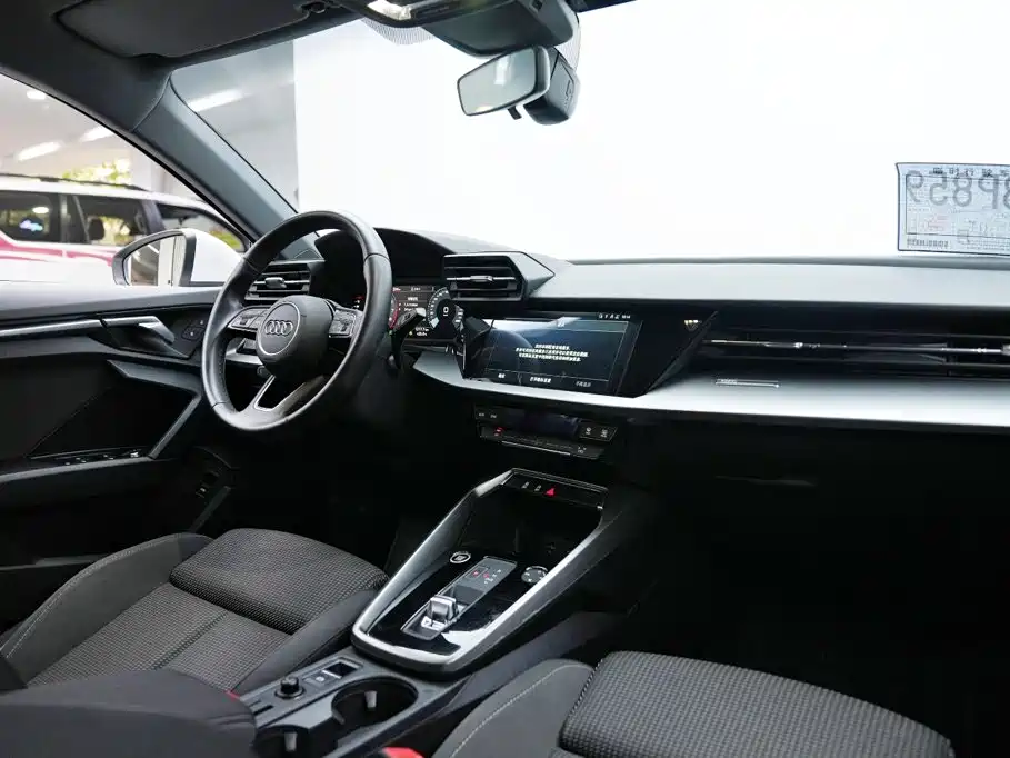 Audi A3 - фото 12