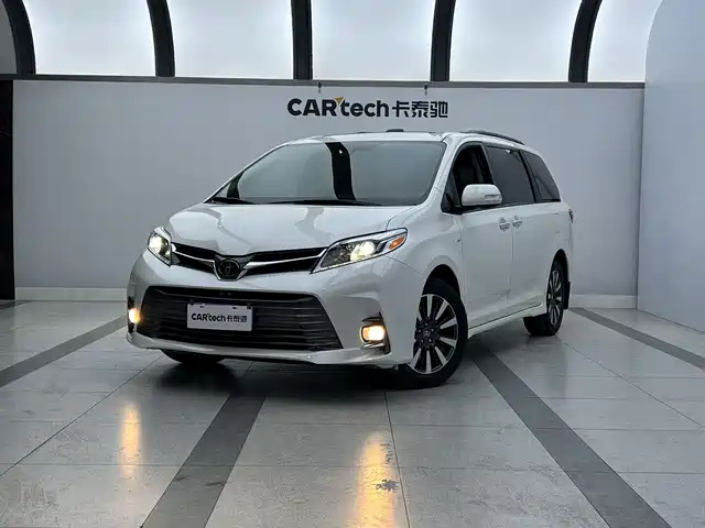 TOYOTA SIENNA 2023