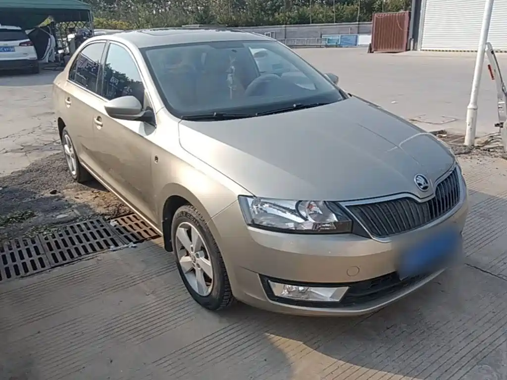Skoda Rapid — миниатюра 4