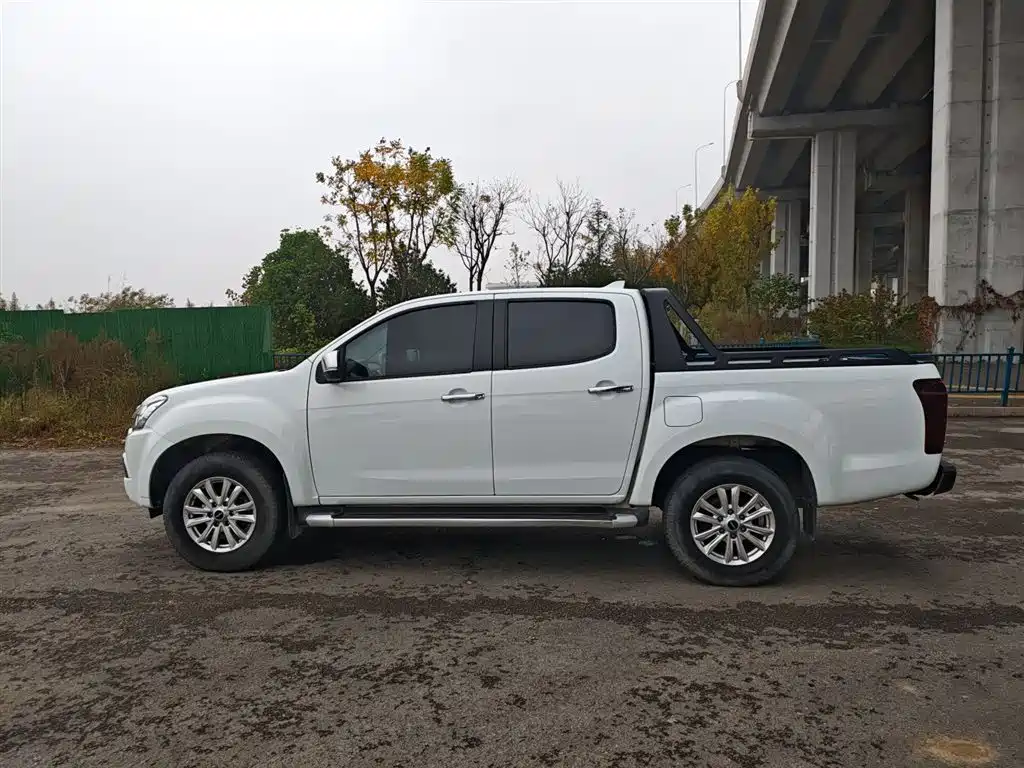 ISUZU D MAX