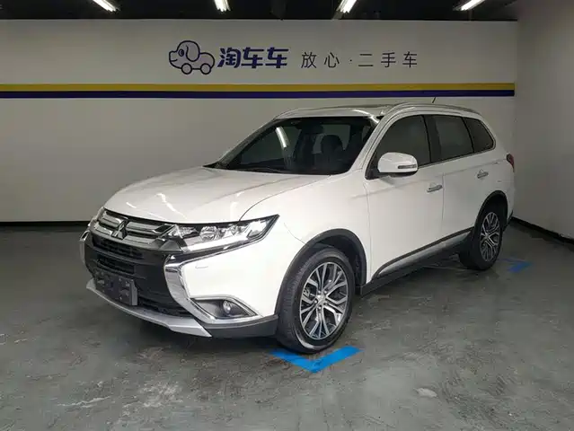 MITSUBISHI OUTLANDER 2017