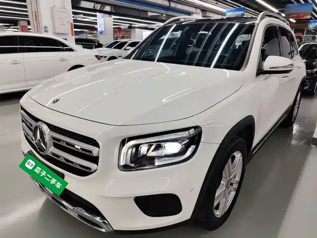 MERCEDES-BENZ GLB