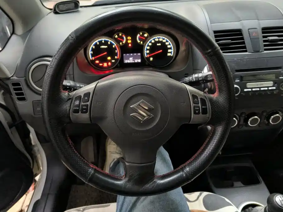 Suzuki SX4 — миниатюра 15