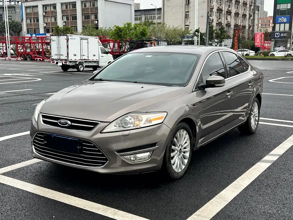 Ford Mondeo Zhisheng 2012