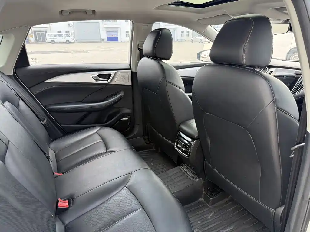 Roewe i6 MAX New Energy — миниатюра 16