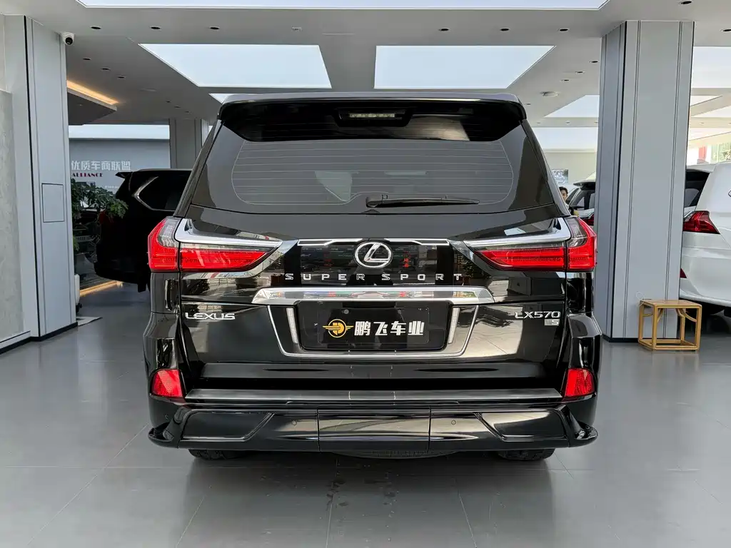 Lexus LX 2019 570