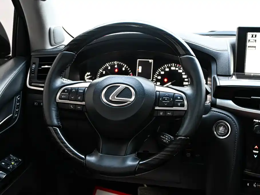 Lexus LX — миниатюра 16