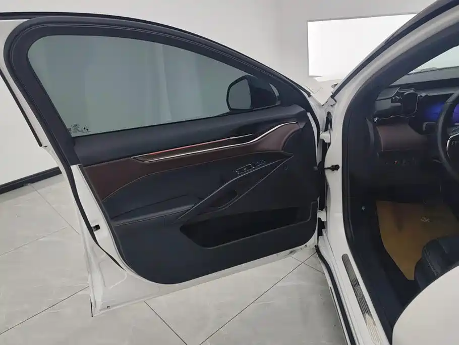 Ford Mondeo — миниатюра 7