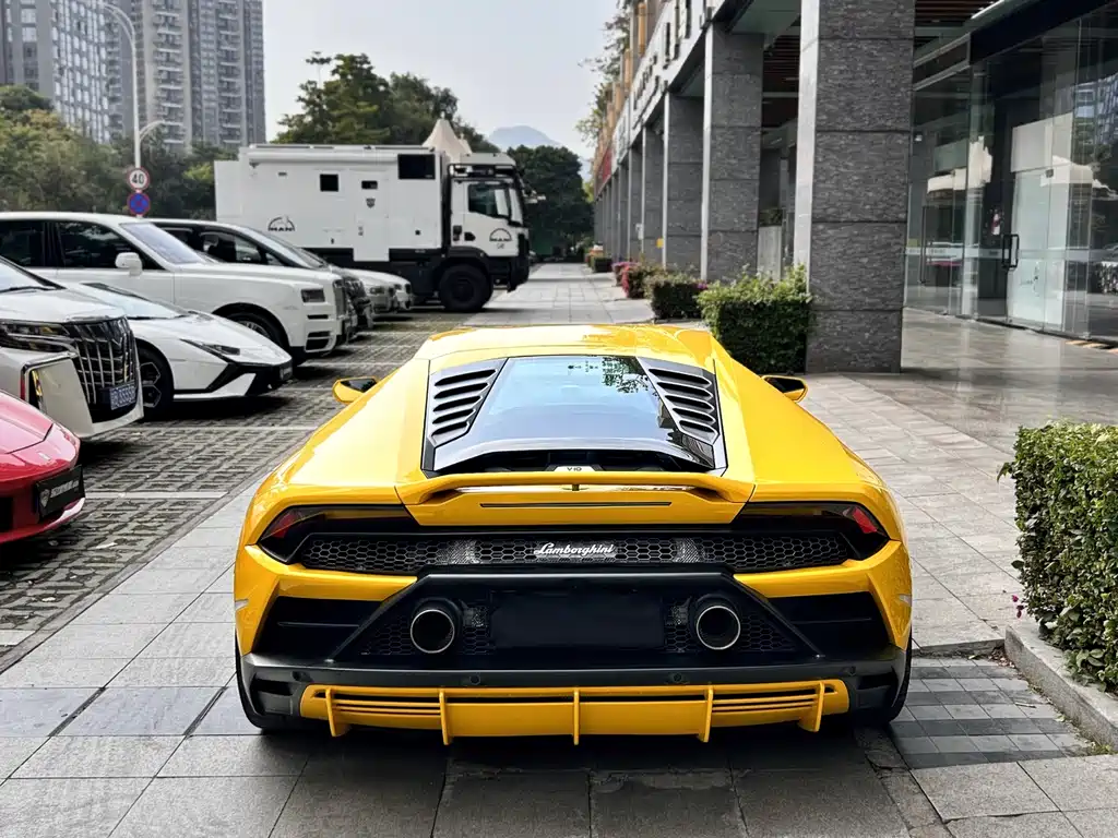 LAMBORGHINI HURACÁN