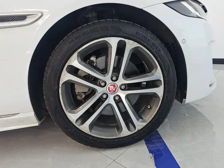 Jaguar XEL — миниатюра 6
