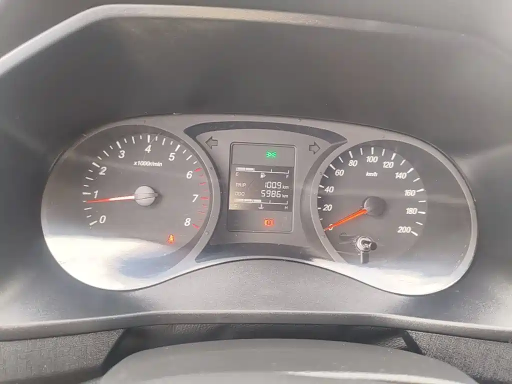 Wuling Hongguang PLUS — миниатюра 12