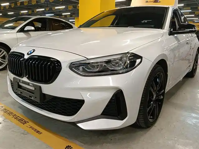 BMW 1 SERIES