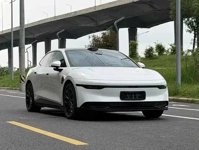 2024 Zeekr 007