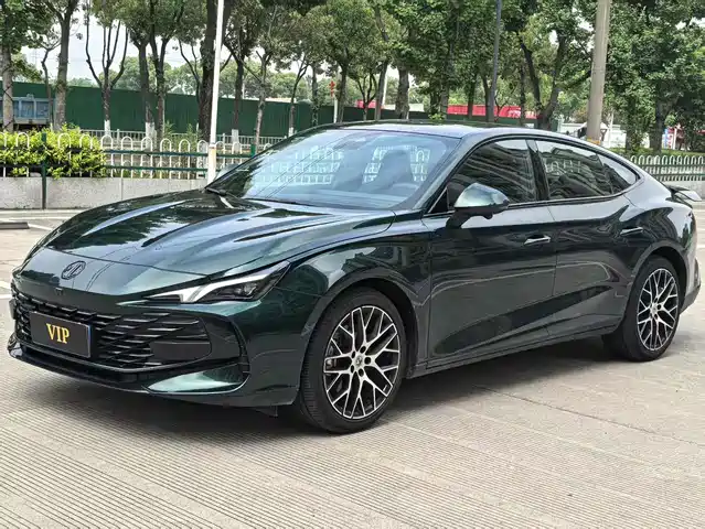 2025 MG MG7