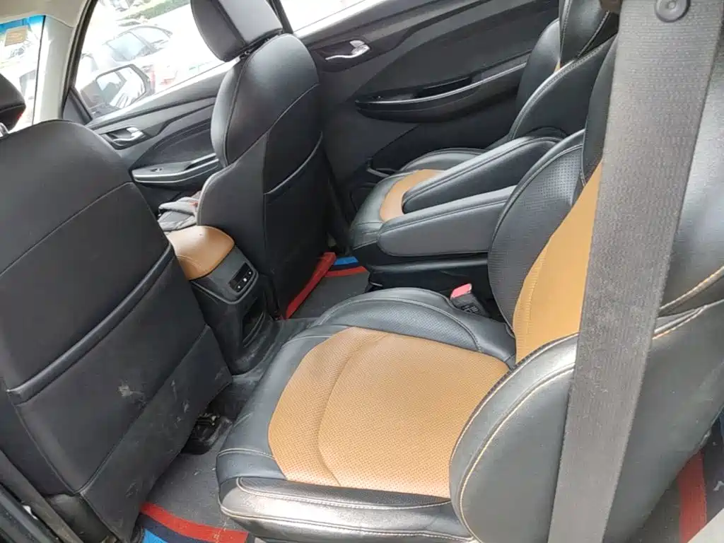 Wuling Hongguang S3 — миниатюра 17