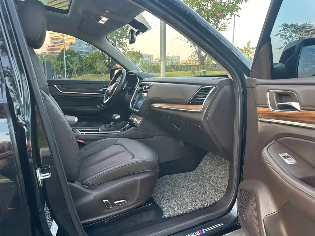 Roewe RX8 — миниатюра 7